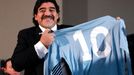 Diego Maradona s dresem Neapole (2013)