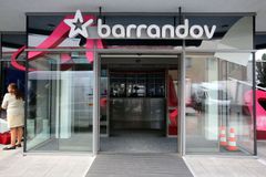 Kanály televize Barrandov byly mimo provoz. Dodavatel firmu odpojil od elektřiny
