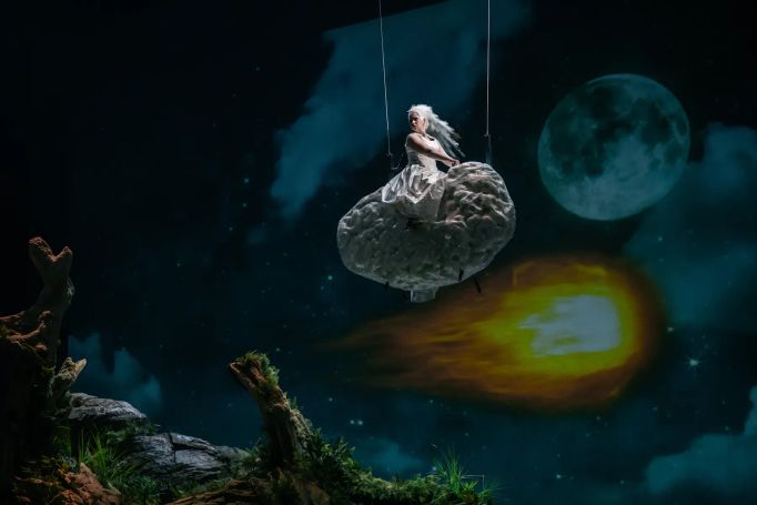 Michaela Zajmi jako Juno.