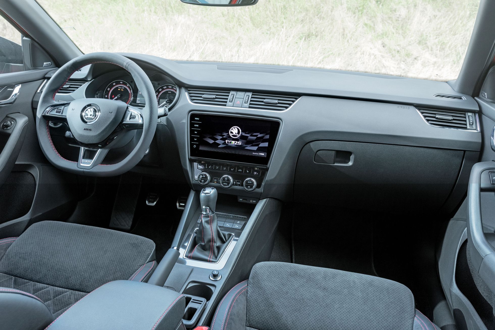 Škoda Octavia RS 2017 Combi TSI DSG přístrojovka