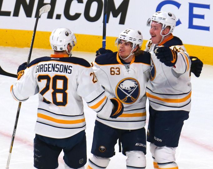 Girgensons, Ennis a Deslauriers