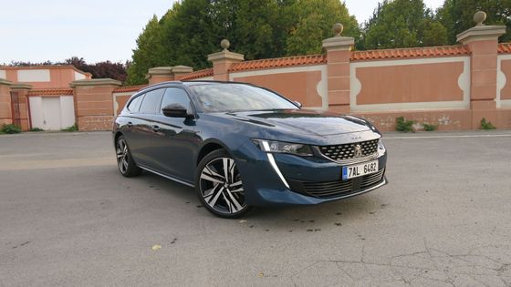 Francouzský lev se znovu nadechuje. Peugeot 508 už nemíří na Opel a Ford, ale na Audi