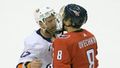 1. kolo play off NHL 2020, Washington - NY Islanders: Leo Komarov a Alexandr Ovečkin po skončení série