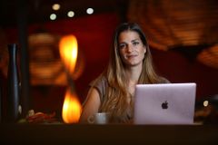 Digitální dovednosti by se měly učit na škole, říká manažerka na mateřské