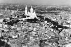 Letecký pohled na Paříž z počátku 60. let od fotografa Henrarda Rogera.