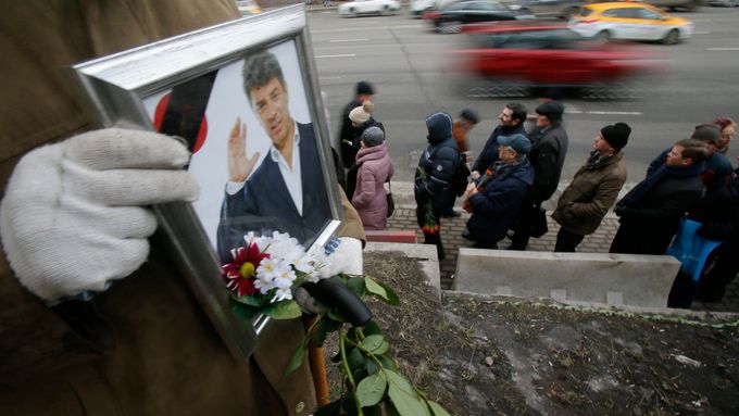 Snímek z pohřbu Borise Němcova. Ilustrační foto.