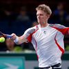 Jihoafrický tenista Kevin Anderson v utkání pařížského turnaje Masters 2012 proti Čechovi Tomáši Berdychovi.