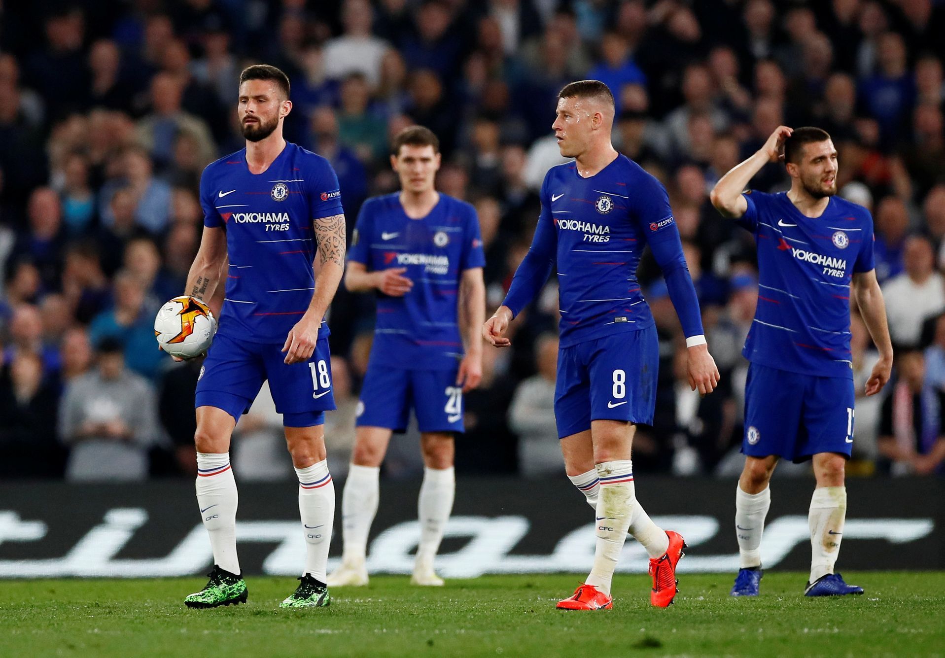 fotbal, odveta čtvrtfinále Evropské ligy, Chelsea - Slavia, hráči Chelsea po prvním inkasovaném gólu