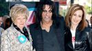 Alice Cooper se svou matkou Ellou a manželkou Sheryl.