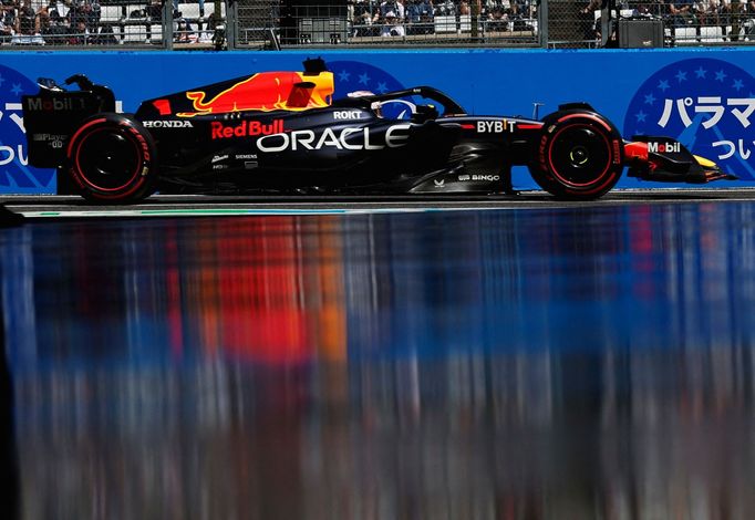 Max Verstappen (Red Bull) v kvalifikaci na VC Japonska F1 2023