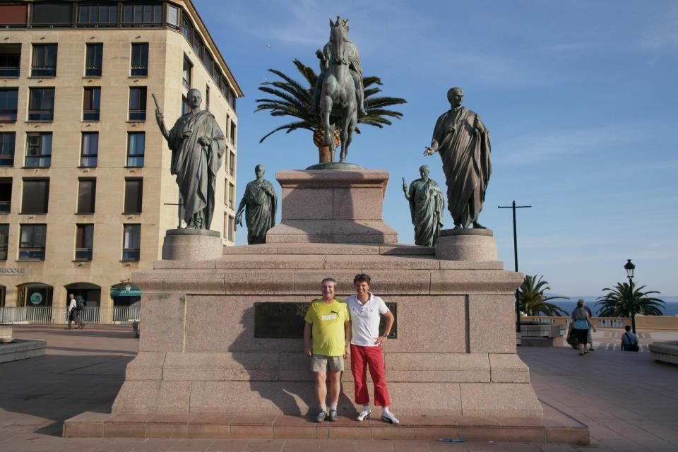 Petr Rafaj na dovolené na Korsice s někdejším bossem ČSSD Alexandrem Čubou.