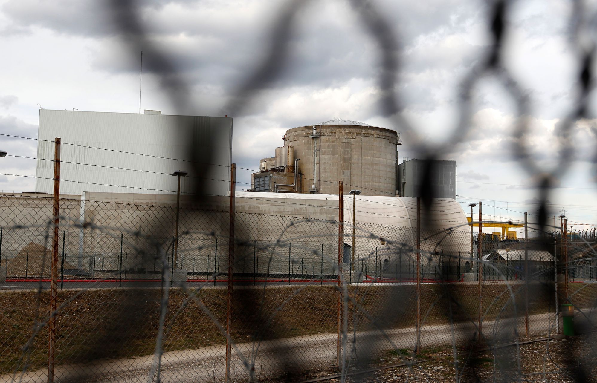 Francie trvale odstavila svou nejstarší jadernou elektrárnu Fessenheim / Reuters