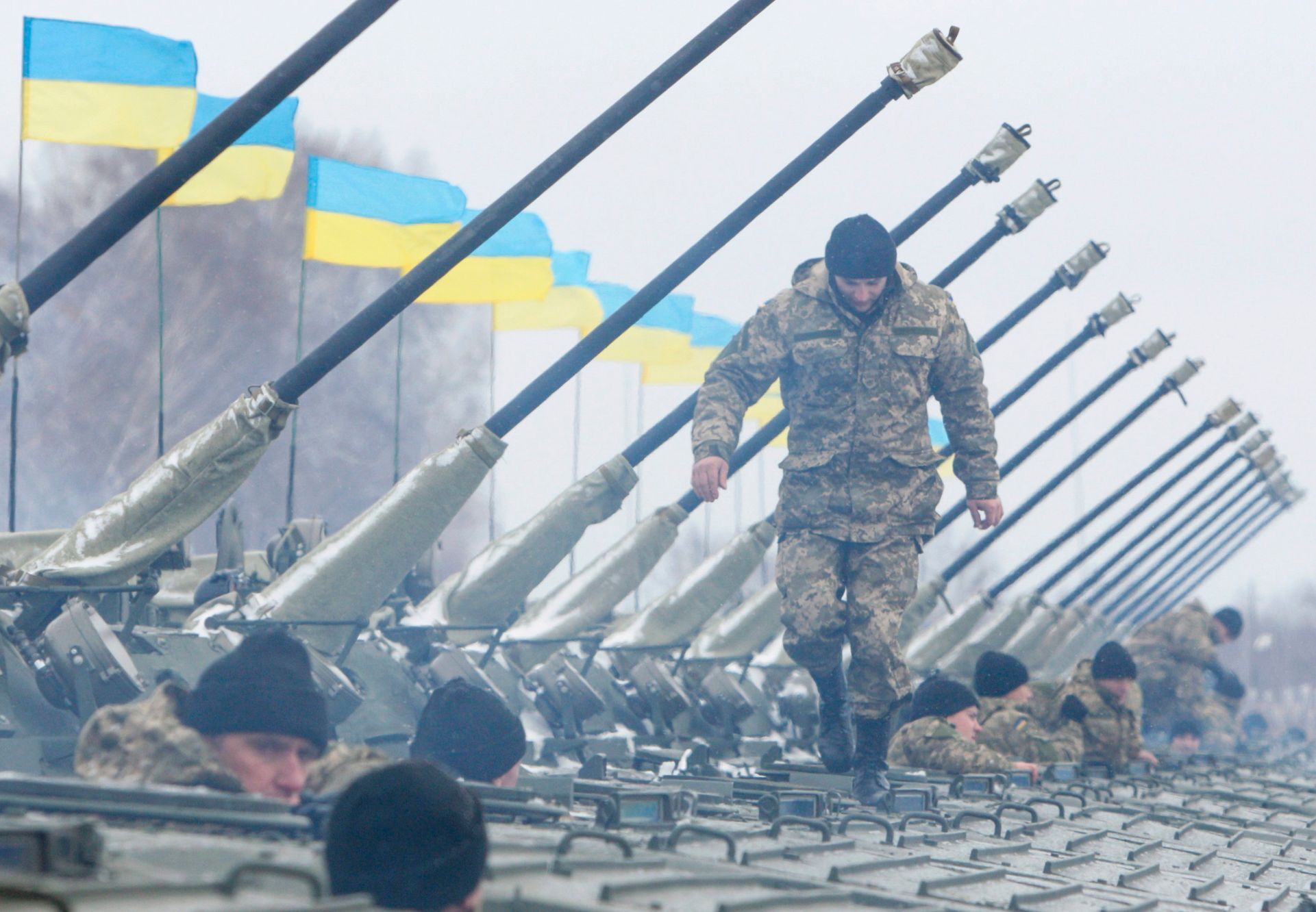Новости россия украина нато. Оружие Украины ВСУ НАТО. Поставки оружия на Украину. Поставки оружия НАТО на Украину.