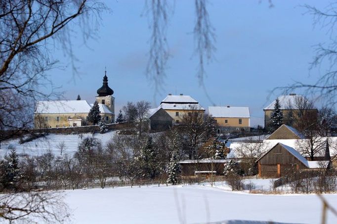 Skořice, vesnice obklopena vojenským úemím, tady by se mohlo Američanům líbit