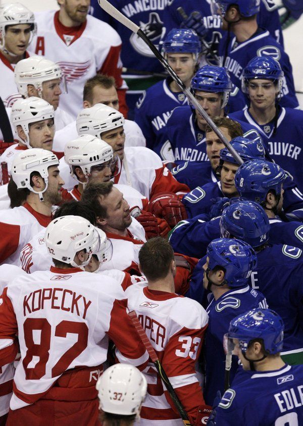 Potyčka již při rozbruslení