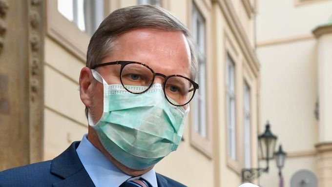 Předseda ODS Petr Fiala sice dostal stranu z nejhoršího, ale ke křeslu premiéra má stále velmi daleko.
