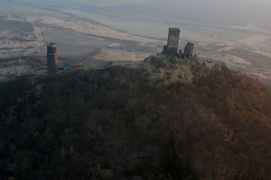 Letem nad Českým středohořím a dálnicí D8