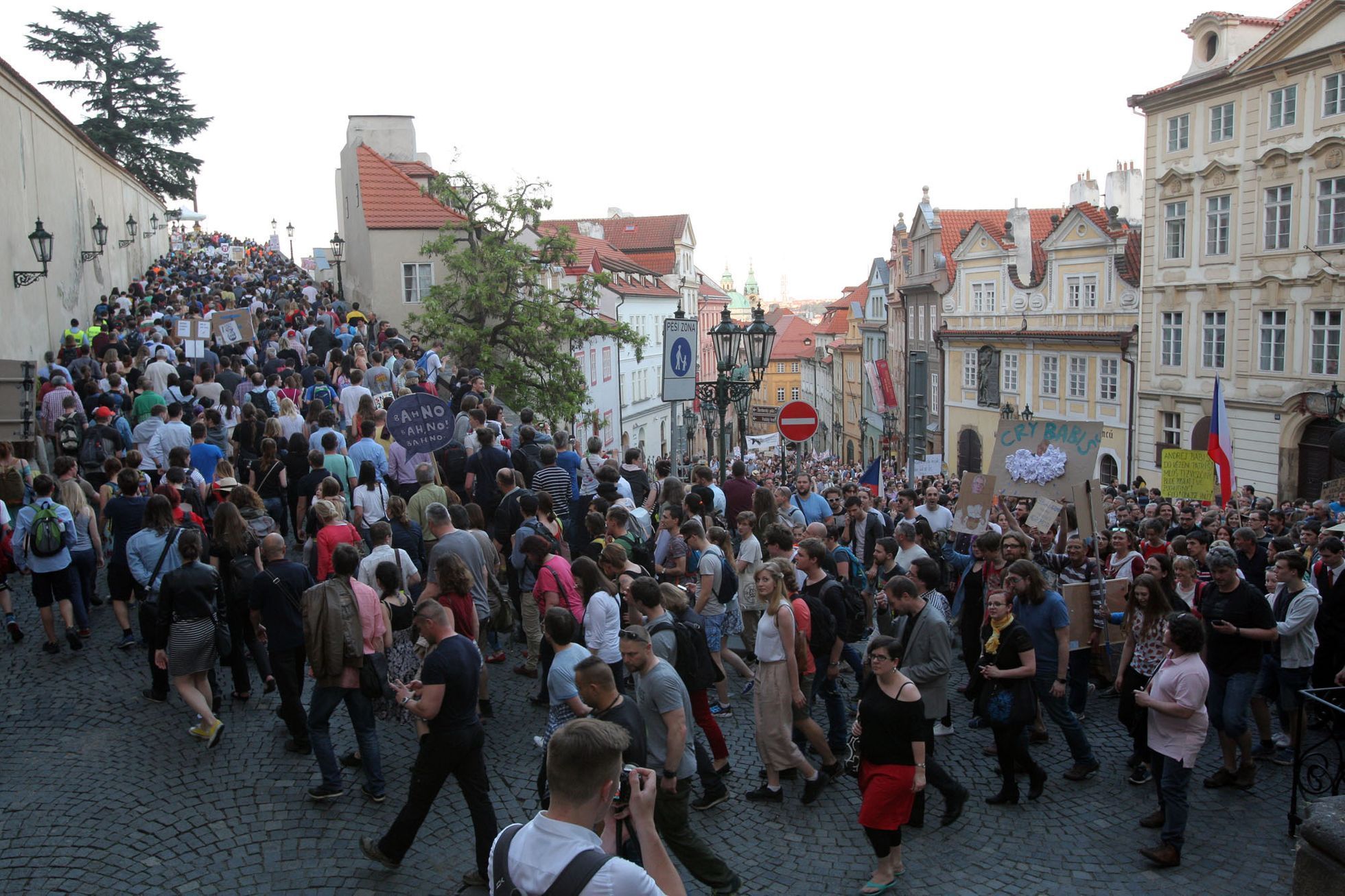 Druhá demonstrace na Václaváku proti Babišovi a Zemanovi