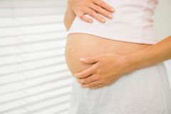 Smrt dítěte při porodu ve Vrchlabí: Lékař neuspěl s dovoláním, podmínka i zákaz činnosti platí