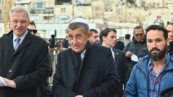 Obrazem: S jarmulkou u svatých míst. Andrej Babiš navštívil jeruzalémské Staré Město