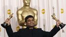 Oscar 2009: Skladatel hudby k Milionáři z chatrče A. R. Rahman; druhá soška je za titulní píseň