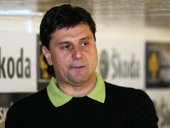 Trenér Slavie Praha Vladimír Růžička má rozhodně o čem přemýšlet.