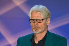 Dnešní fotbal je zženštilý. Z útočníků mi leckdy brečí srdce, hřímá Bomber Skuhravý