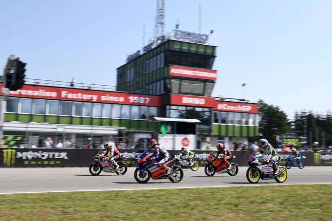 Filip Salač na Hondě (12) v Grand Prix České republiky třídy Moto3 v Brně 2020