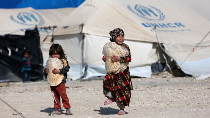 Děti v uprchlickém táboře Al-Húl v Sýrii