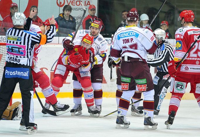 Třinec vs. Sparta (utkání play off extraligy)