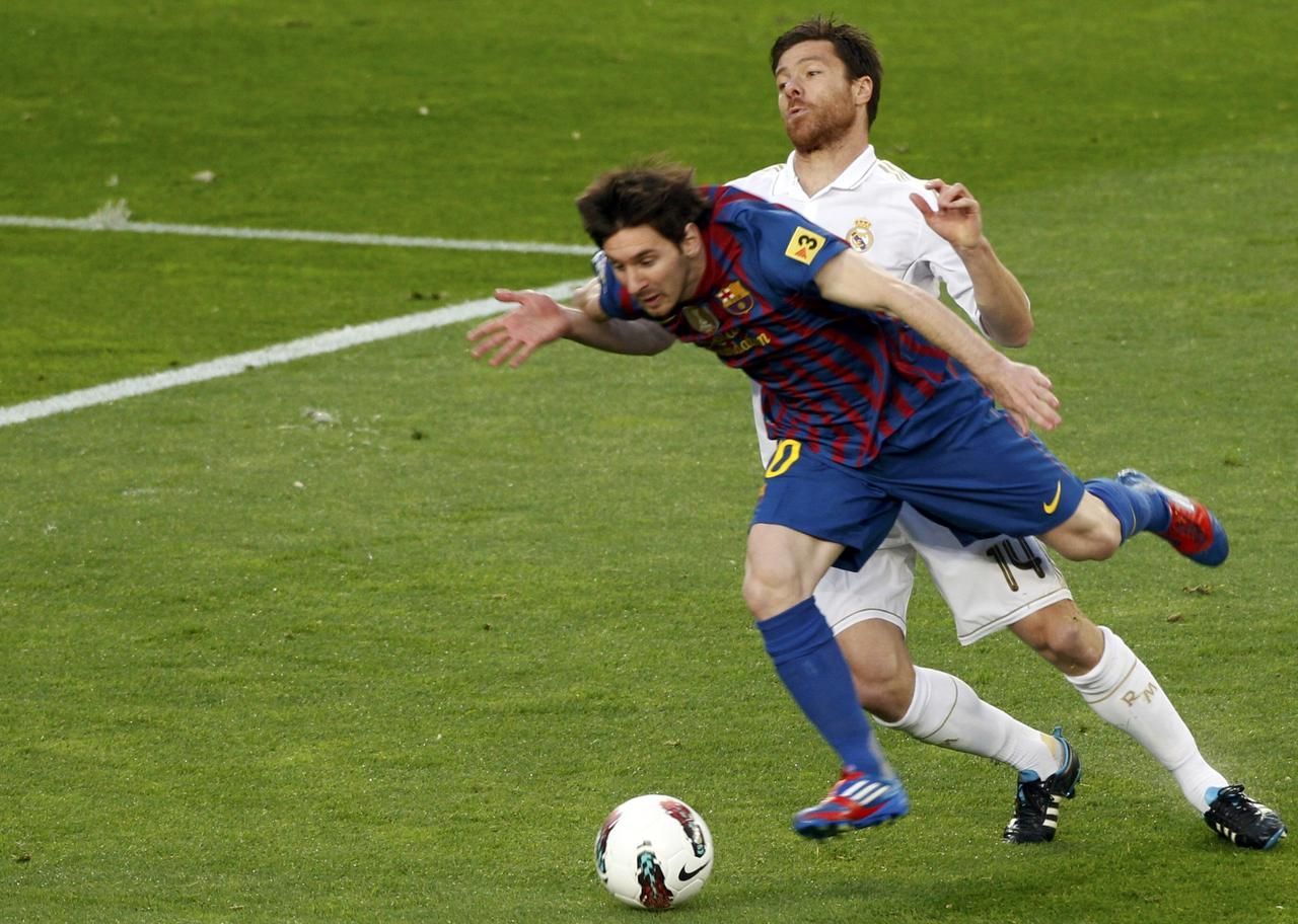 FC Barcelona - Real Madrid (Lionel Messi a Xabi Alonso)