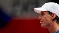 Tomáš Berdych ale od druhého setu začal kupit chyby a Monaco měl najednou navrch.