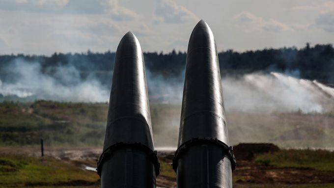 Tři typy raket. Podívejte se, čím Rusové útočí na Ukrajinu