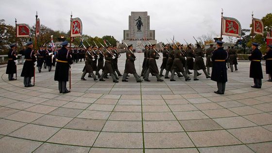 Fotky z oslav republiky: Obrovský Žižka přijal Klause