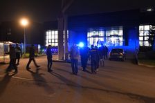 Útok střelce na plzeňské univerzitě se nepotvrdil, Rakušan poděkoval policistům