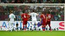 Cristiano Ronaldo střílí gól v utkání Česko - Portugalsko ve čtvrtfinále Eura 2012.