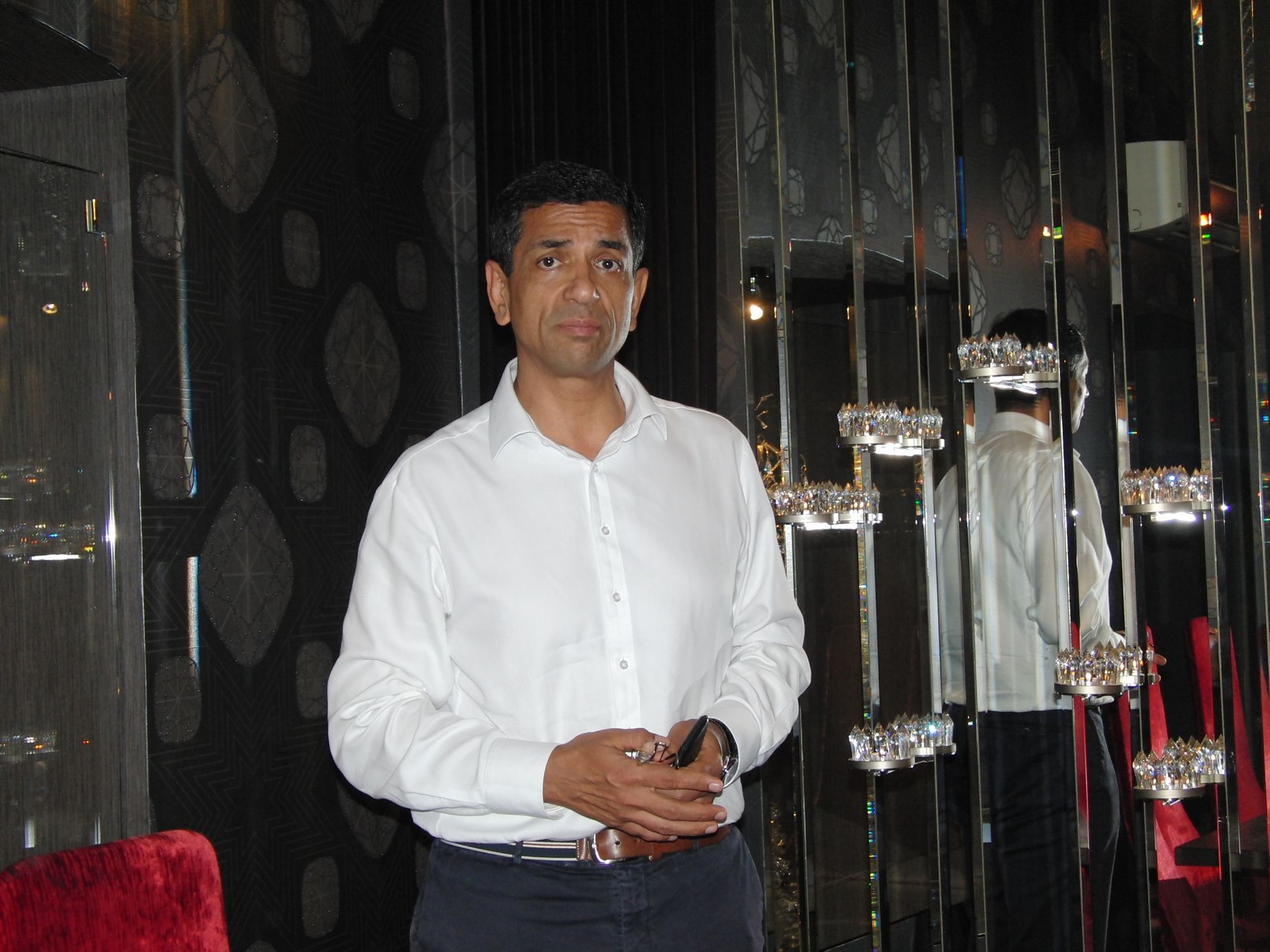 Sanjiv Suri, filantrop, majitel Zátiší Group, podnikatel v gastronomiii