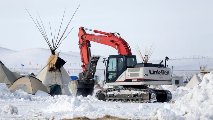 Indiáni protestující proti ropovodu Dakota Access, ilustrační foto.