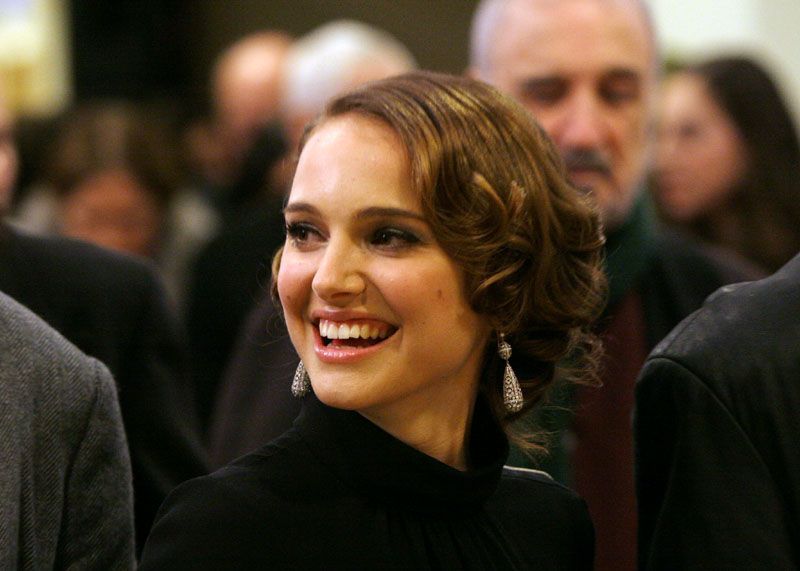 Herečka Natalie Portman změnila na večerní premiéru účes