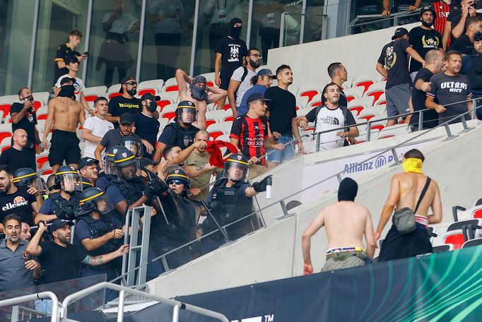 Soccer Football - Europa Conference League - Group D - OGC Nice v Cologne - Allianz Riviera, Nice, France - September 8, 2022 Fans clash before the match REUTERS/Eric Gai