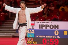 Petřikov nebyl na životním turnaji daleko od medaile. Po dvou prohrách skončil na MS pátý