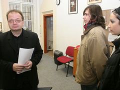 Ředitel gymnázia Vaclav Krištof přijal emisary nespokojených studentů