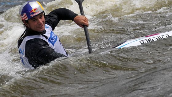 FOTO Zlomená pádla a hlavy pod hladinou, Čechům se nedařilo