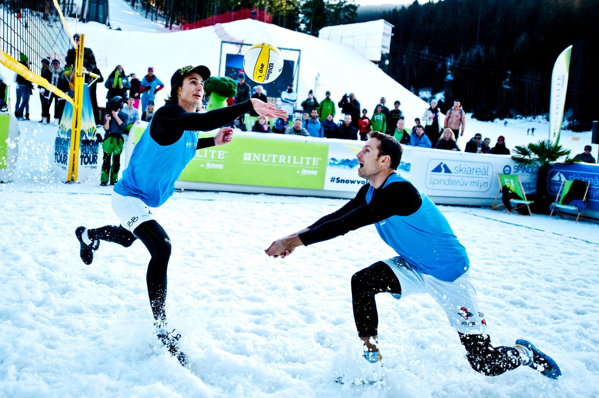 První turnaj ve volejbalu na sněhu