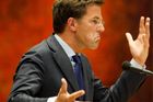 "Kdo nectí zvyky Nizozemska, měl by odejít." Premiér Rutte loví před volbami pravicové voliče