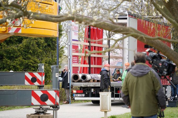 Demontování největšího dalekohledu Štefánikovy hvězdárny. Praha, 6. 4. 2022