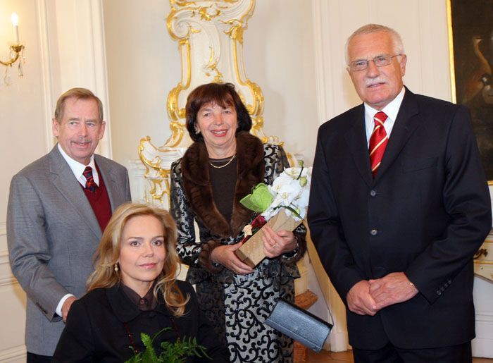 Václav Klaus s chotí pozvali manžele Havlovi na oběd
