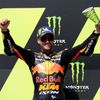 Brad Binder slaví triumf v Grand Prix České republiky třídy MotoGP v Brně 2020