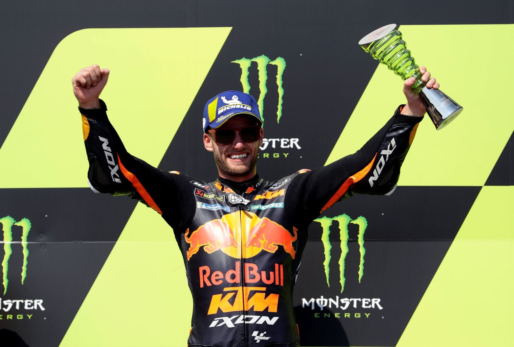 Brad Binder slaví triumf v Grand Prix České republiky třídy MotoGP v Brně 2020