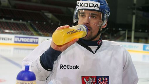 Český hokejový reprezentant Tomáš Plekanec při tréninku před Karjala Cupem 2012.